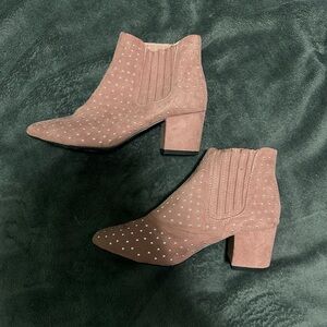 🩷NWOT Qupid booties.